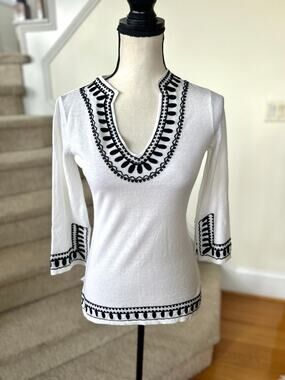 Vintage Y2K Cache White & Black Embroidered Plunge Knit Tunic